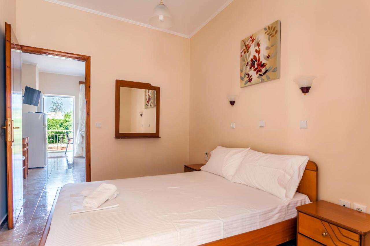 Christine Seaside Apartments In Chania สตาโลส ภายนอก รูปภาพ